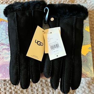UGG black Shearling Gloves size Large